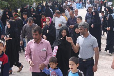 پیاده روی خانوادگی شهرستان رزن به مناسبت هفته دفاع مقدس